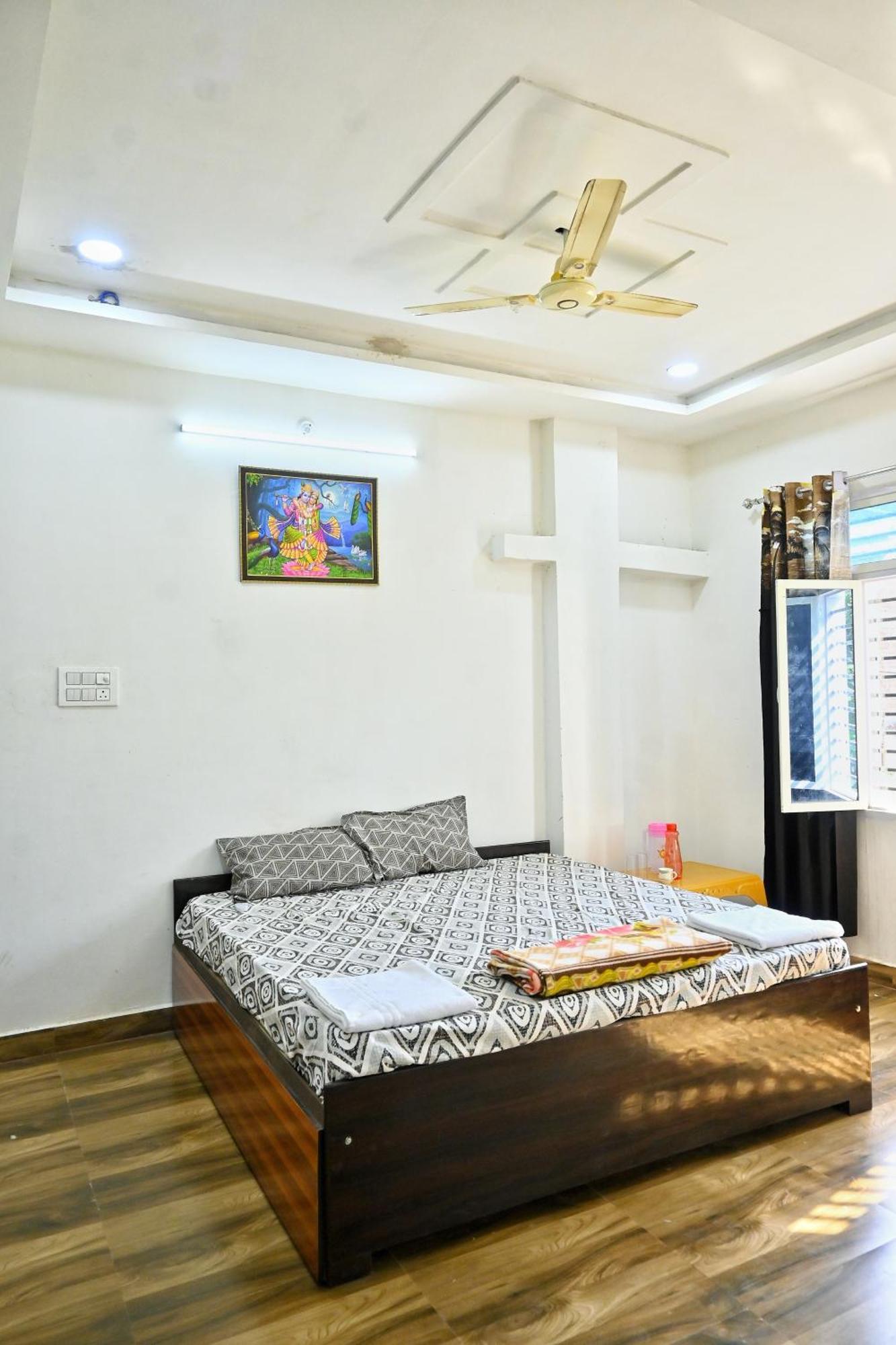 Pitambara Dham Hotel Vrindāvan Buitenkant foto