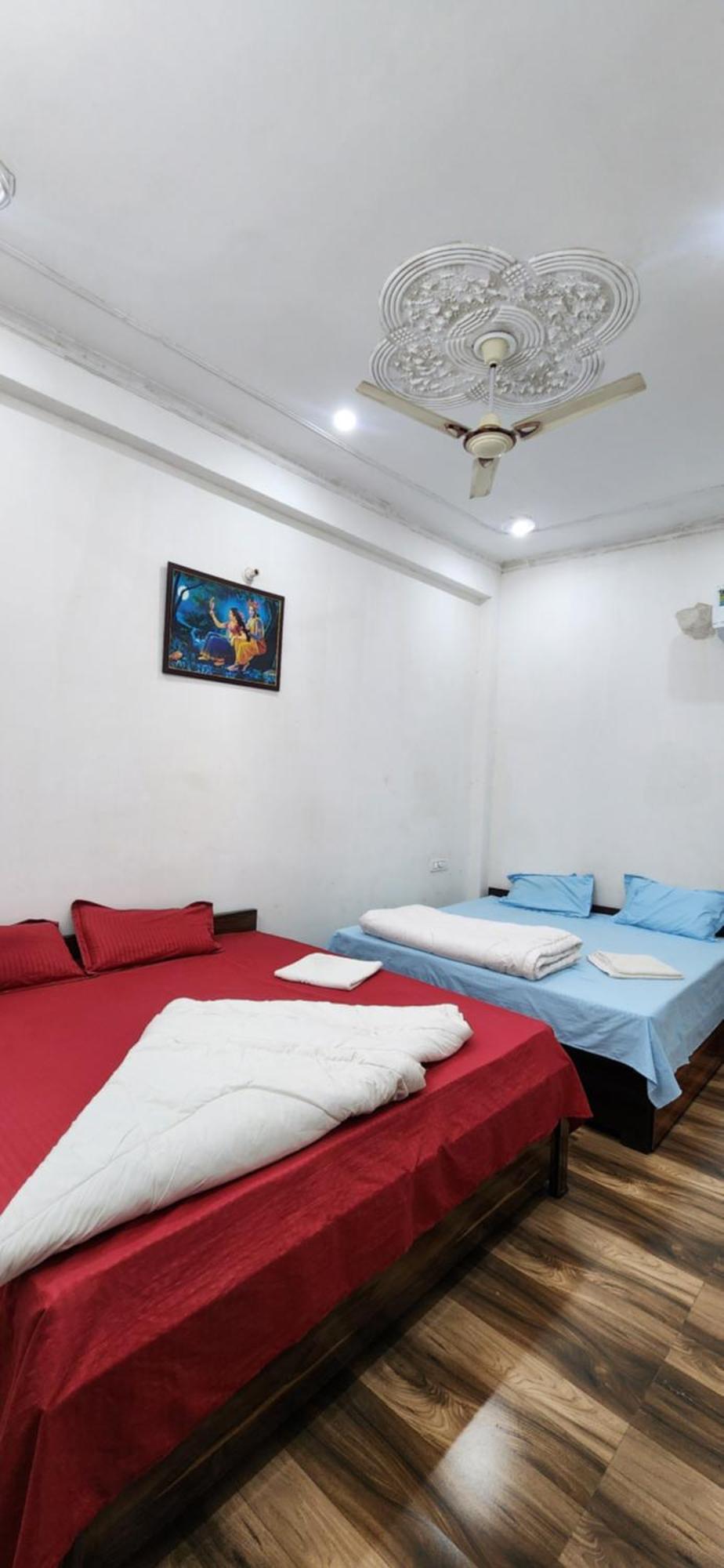 Pitambara Dham Hotel Vrindāvan Buitenkant foto
